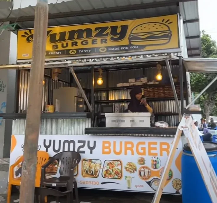 The Yumzy Burger kiosk in Warta Nabadda, Labo Dhagax